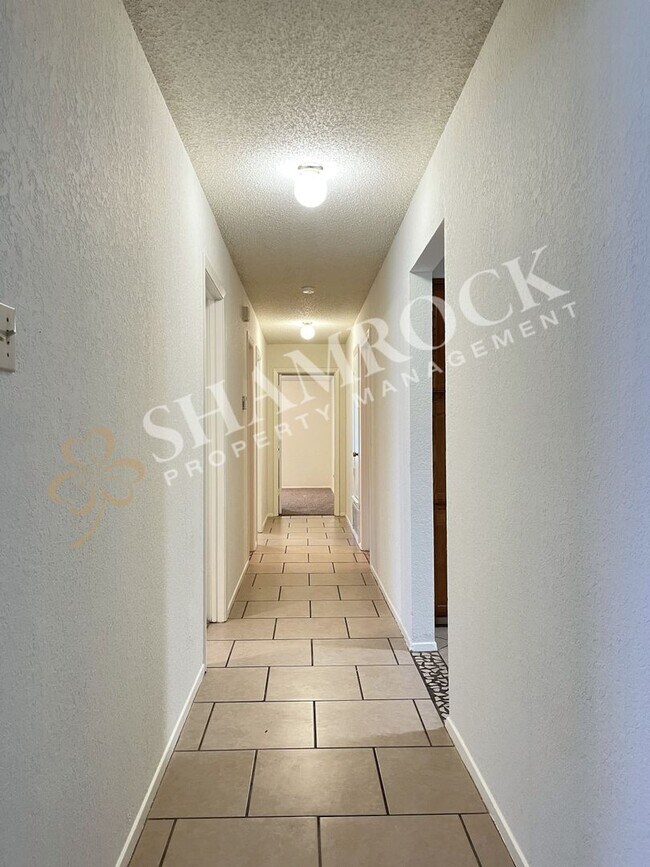 Foto del edificio - Duplex in Midway ISD!