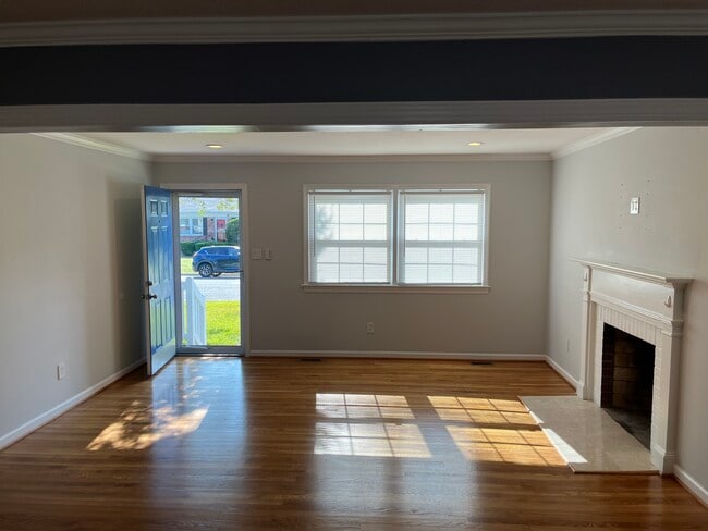 Living Room - 12 Fairway Ln
