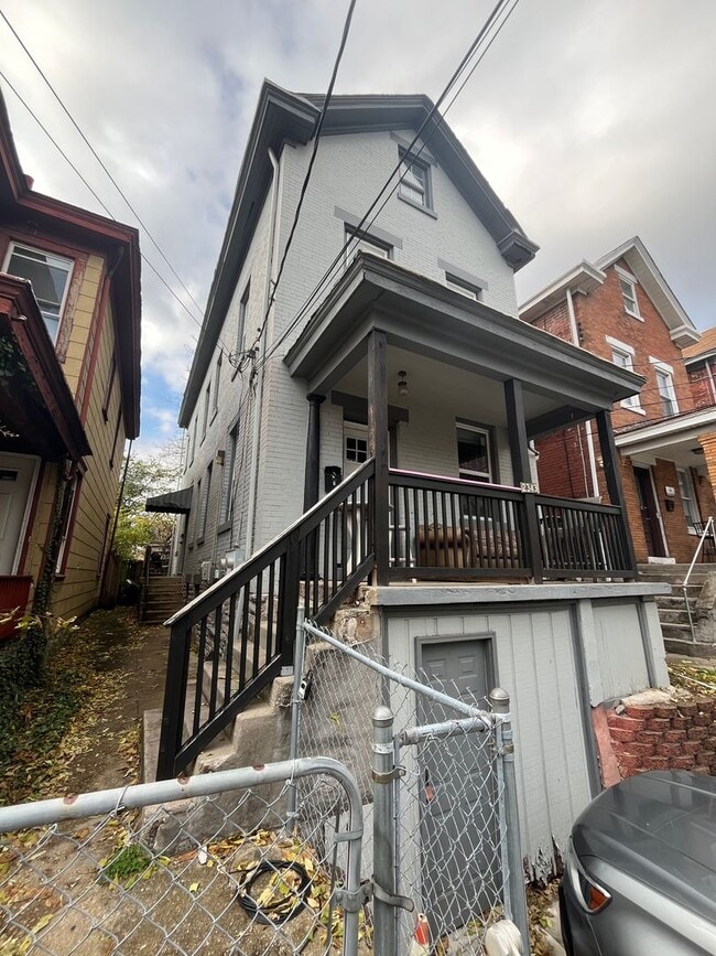 Photo - Five Bedroom Available for 26-27 School Year! House