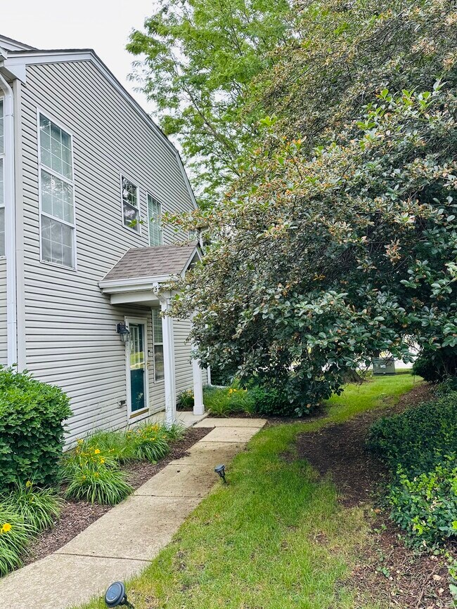 Foto del edificio - 620 Lakeridge Ct