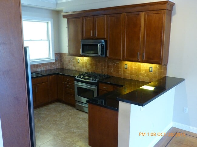 Foto del edificio - 1596 Dolores St