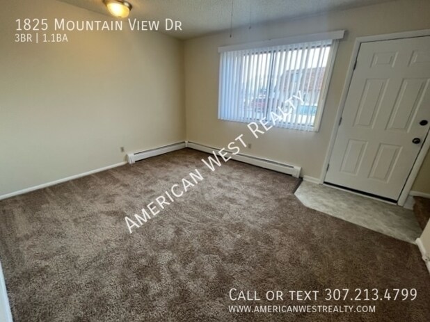 Foto del edificio - 1825 Mountain View Dr