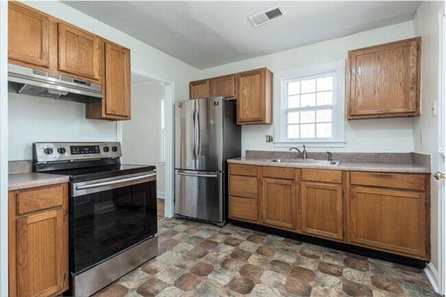 Foto del edificio - High Point Terrace 3BR 1 bath