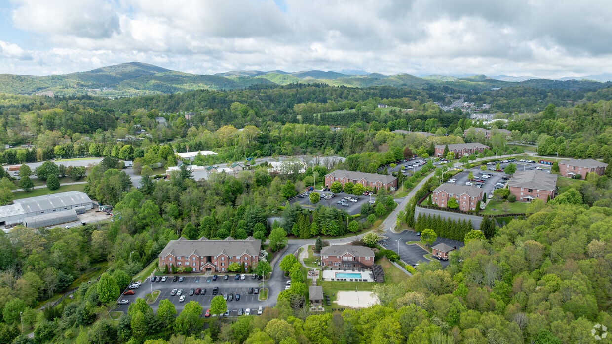 Primary Photo - Mountaineer Village