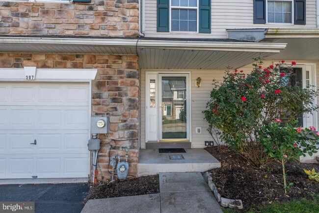 Building Photo - 307 Glenn Rose Cir