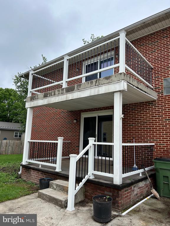 Building Photo - 512 Brandt Ave