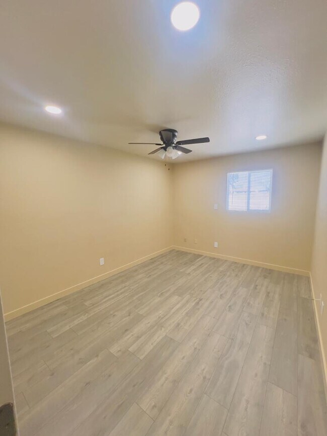 Foto del edificio - 4016 E Eugie Ave