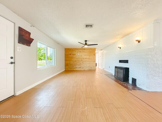 Foto del edificio - 541 E Fee Ave