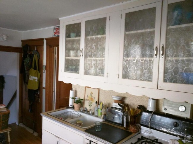 Building Photo - 1528 Laurel Avenue, Unit 3