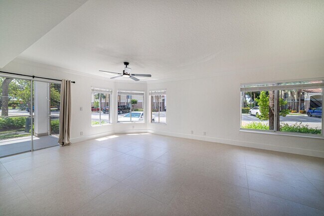 Foto del edificio - 815 Boynton Beach Blvd
