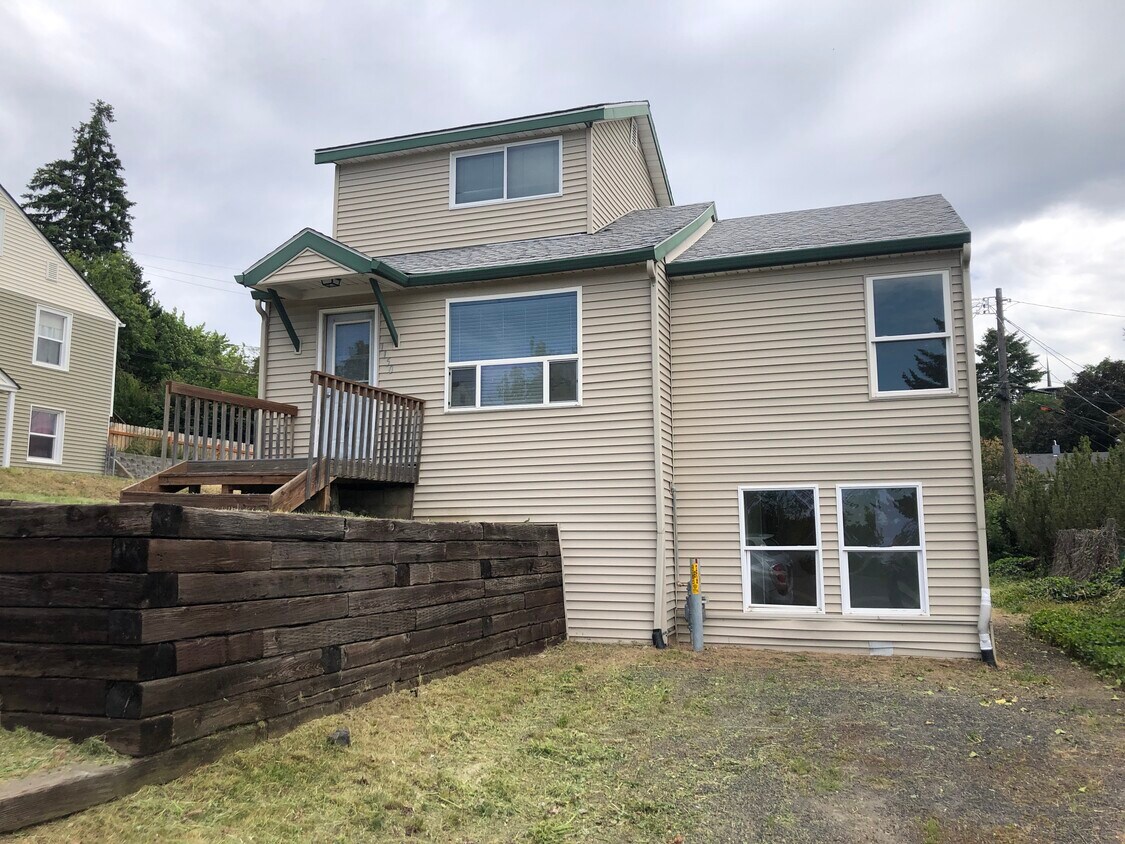 Foto principal - 1150 NE Lake St