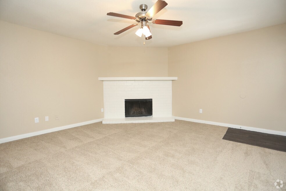 Villages at Parktown Apartment Homes Rentals Deer Park, TX