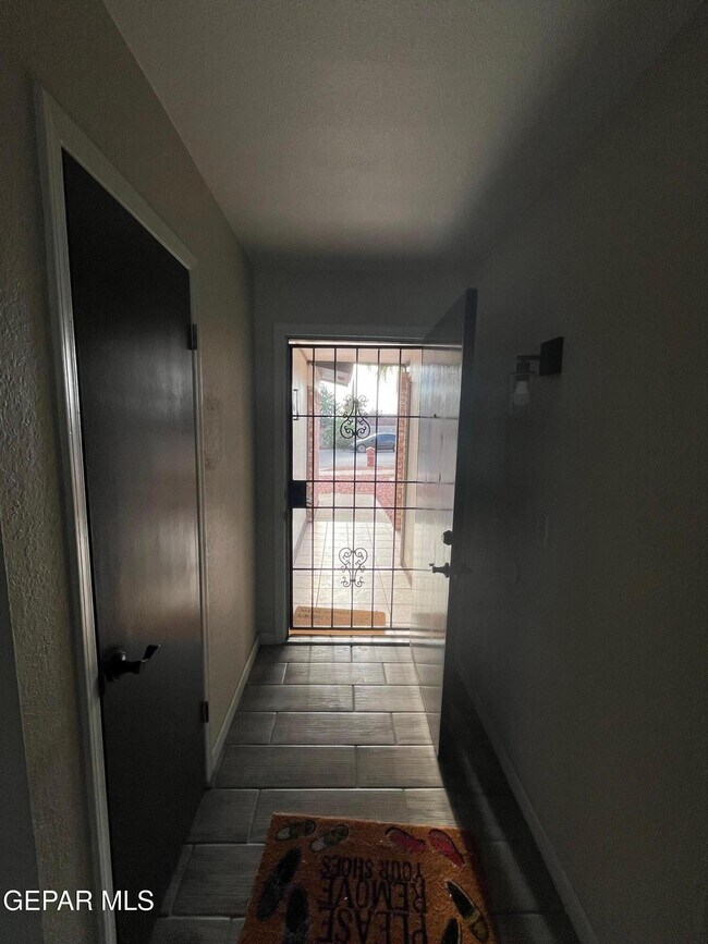 Foto del edificio - 932-932 Oneida Dr