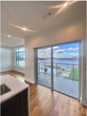 Building Photo - 100 Sumner St