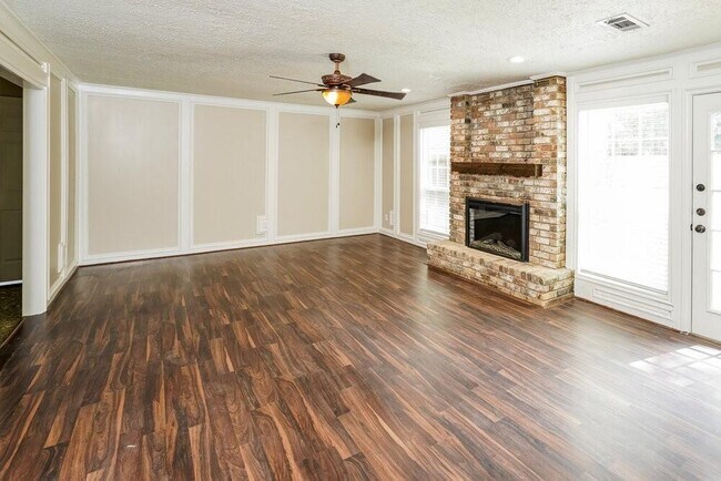 Foto del edificio - 24814 Butterwick Dr