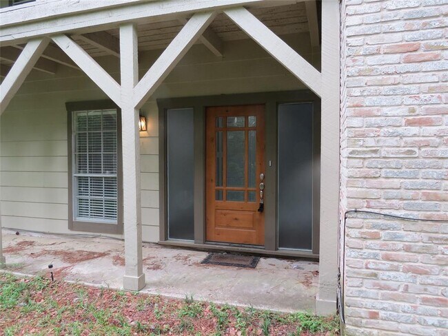 Building Photo - 665 Ravensworth Dr