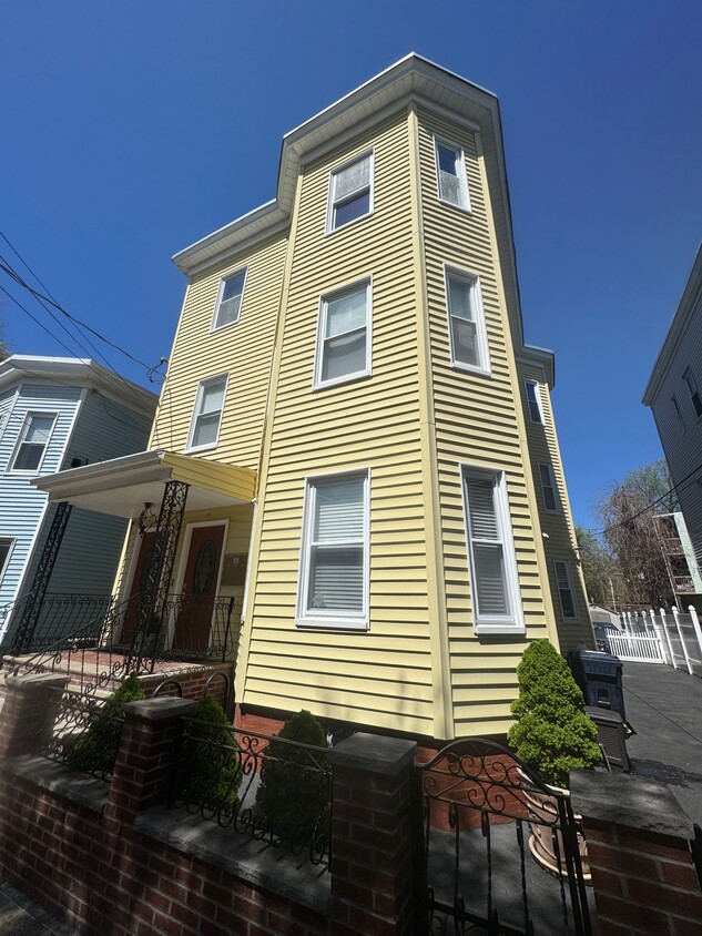 Primary Photo - 5 Palermo St