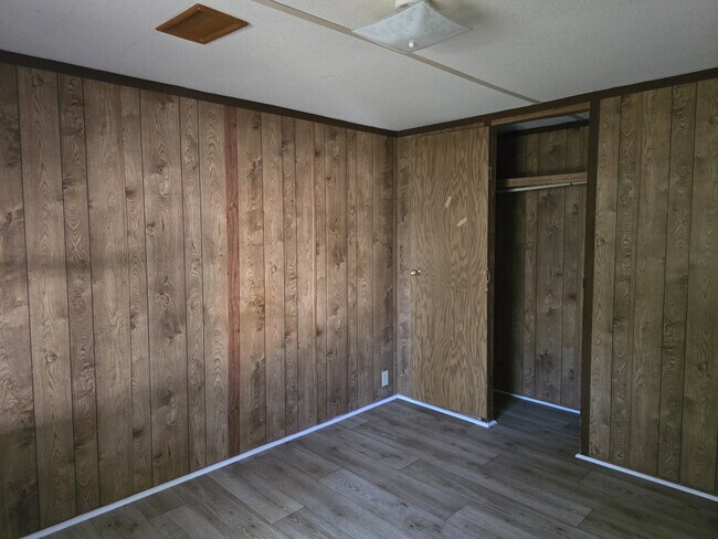 Foto del edificio - 472 Ruben Wells Rd