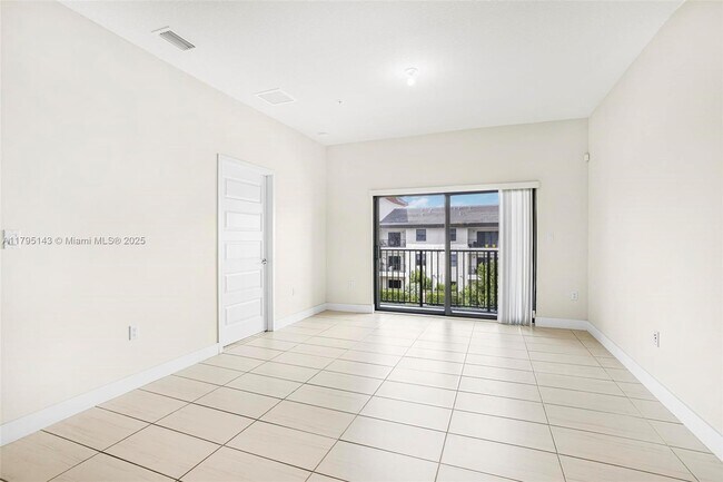 Foto del edificio - 7865 NW 104th Ave