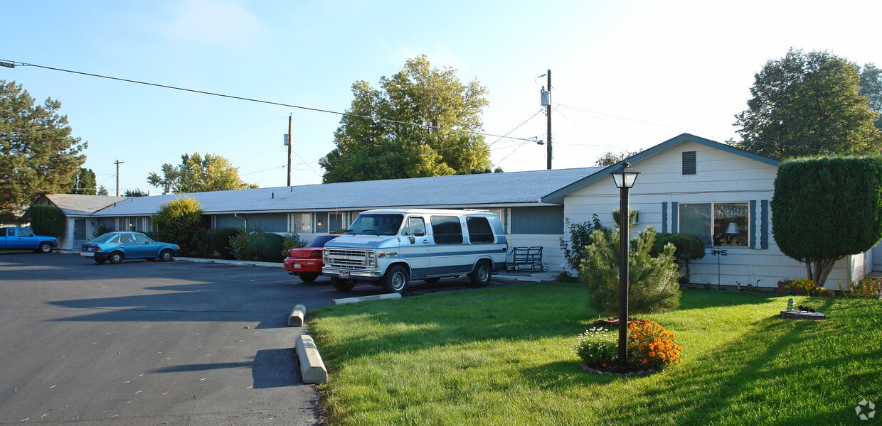 Building Photo - 144 Smith Ave