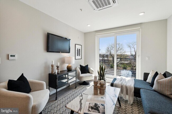 Foto del edificio - 3449 Scotts Ln