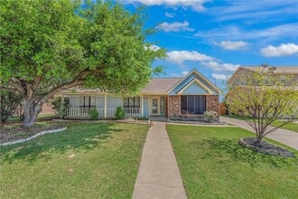 Building Photo - 1806 Rosebud Ct