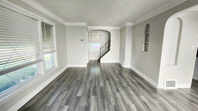 Foto del edificio - Move in ready!