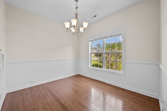 Building Photo - Welcome to Savannah Drive!