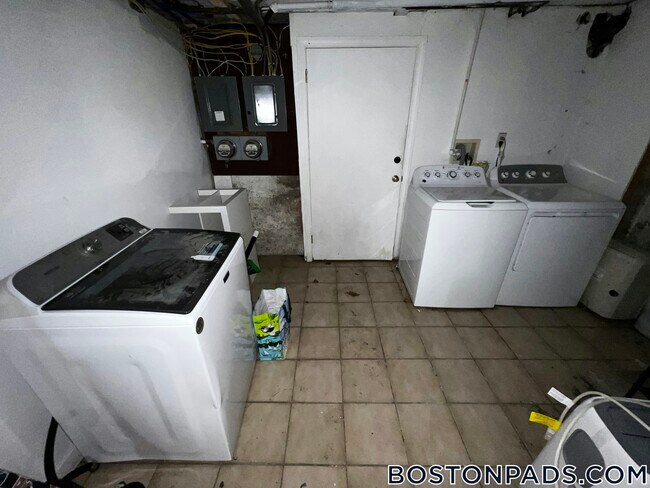 Building Photo - 16 Copenger St