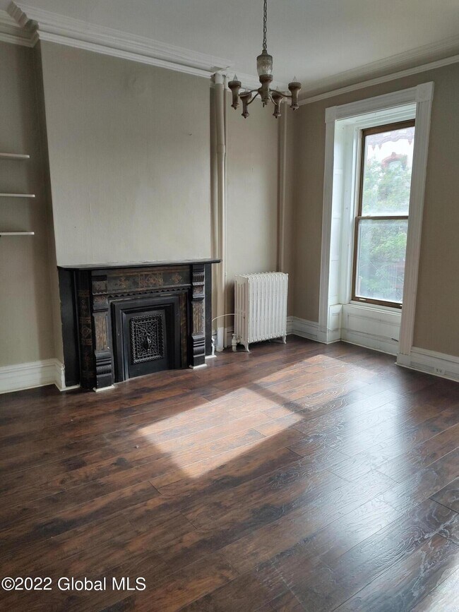 Building Photo - 42 3rd St
