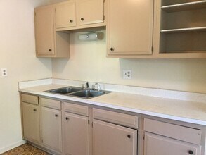 Building Photo - 5342 N 27th St