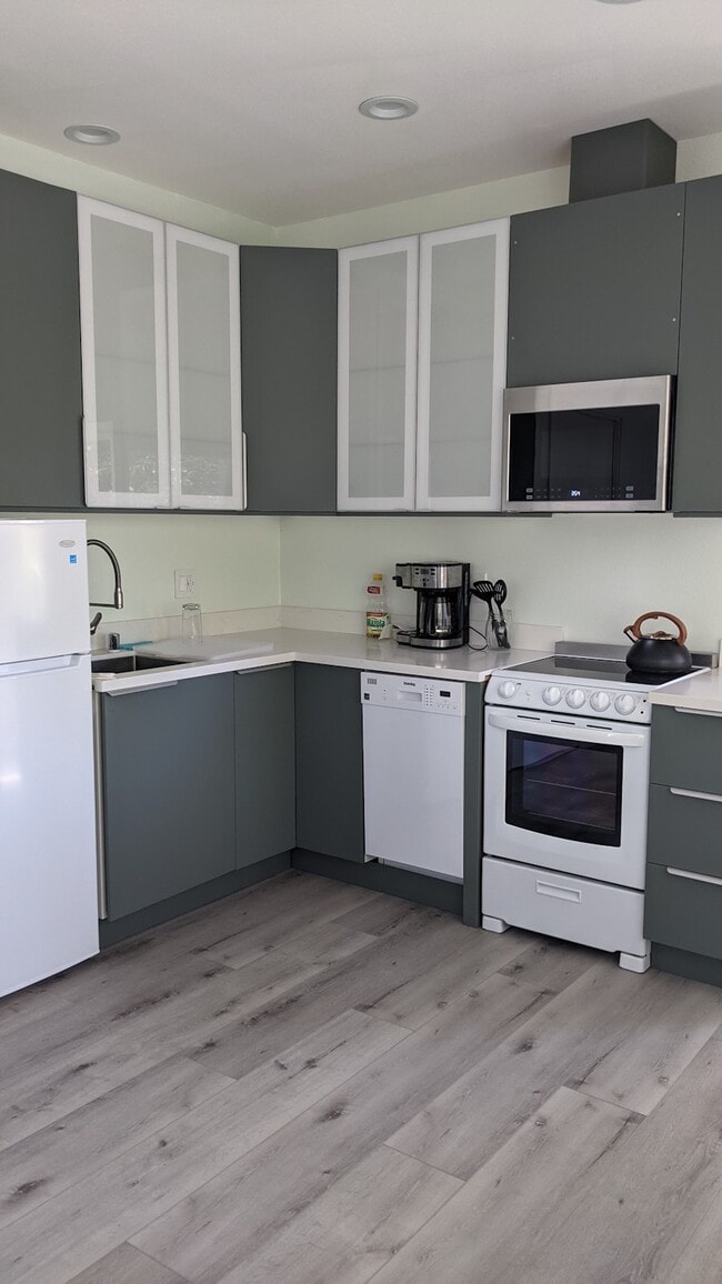 Building Photo - 1762 Chevalier Dr