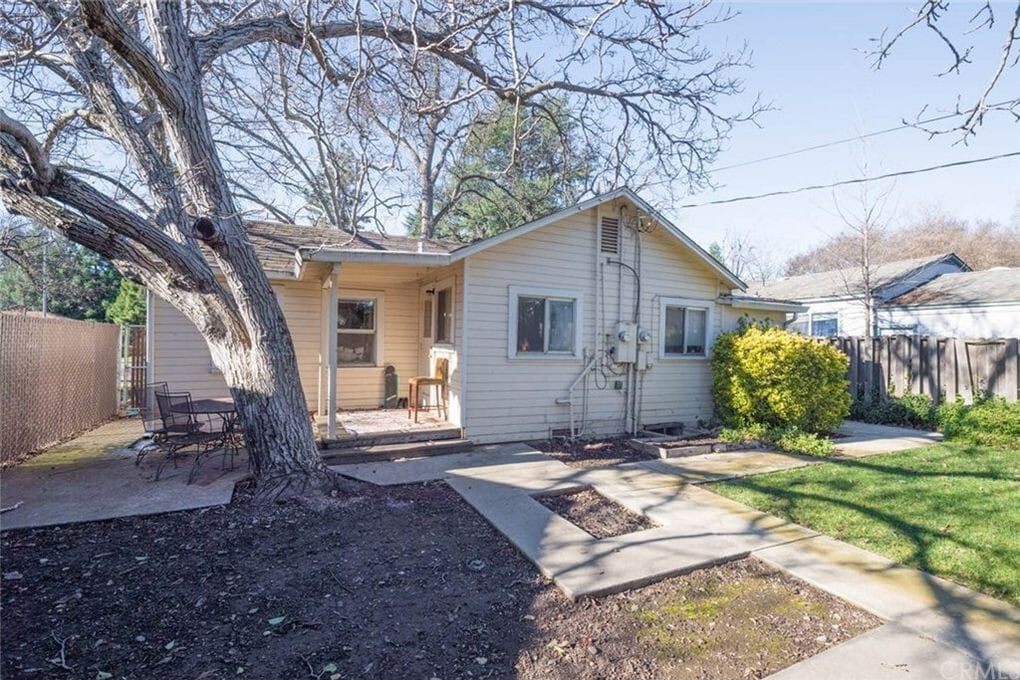 Primary Photo - 1572 Warner St