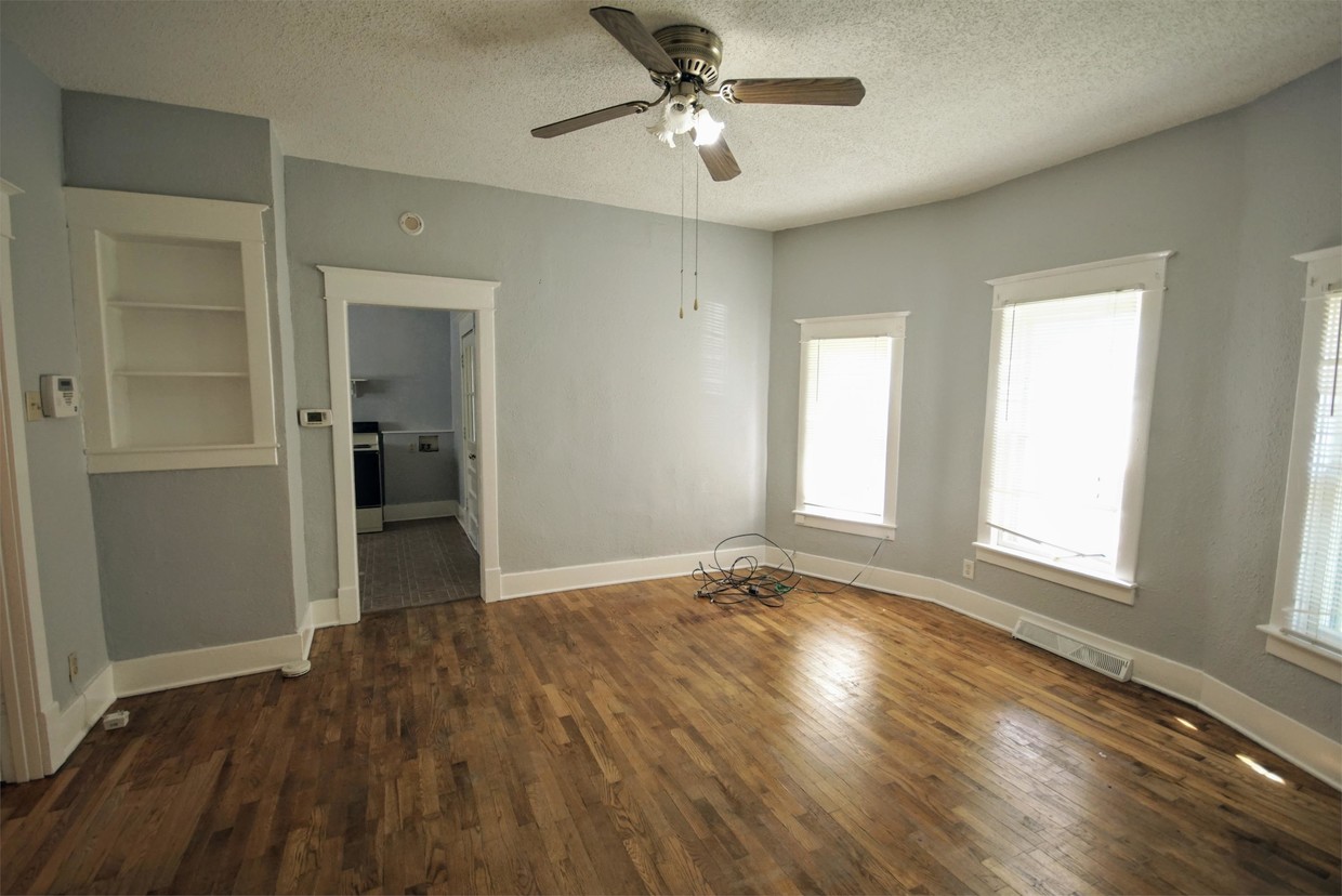 Primary Photo - 312 NE Wilson Ave