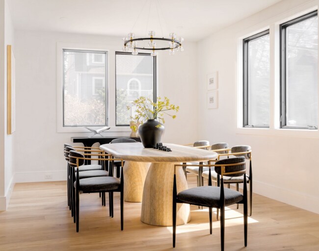 Building Photo - 27 Cross St