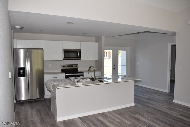 Foto del edificio - 2736 Ananas Rd