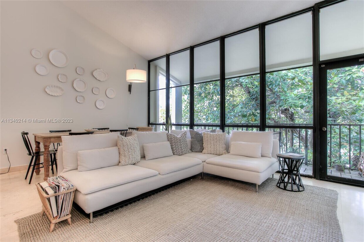 Foto principal - 2666 Tigertail Ave
