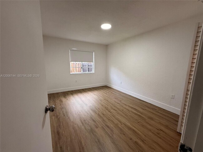 Foto del edificio - 15741 NW 40th Ct