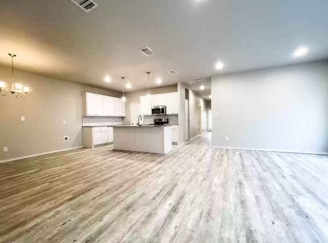 Building Photo - 1605 Avenue O