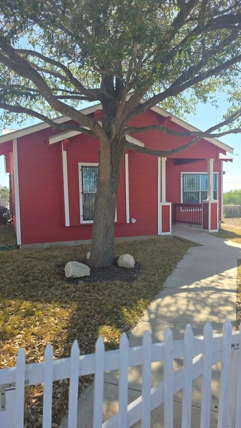 Photo - 602 Chihuahua St (San Antonio, TX)