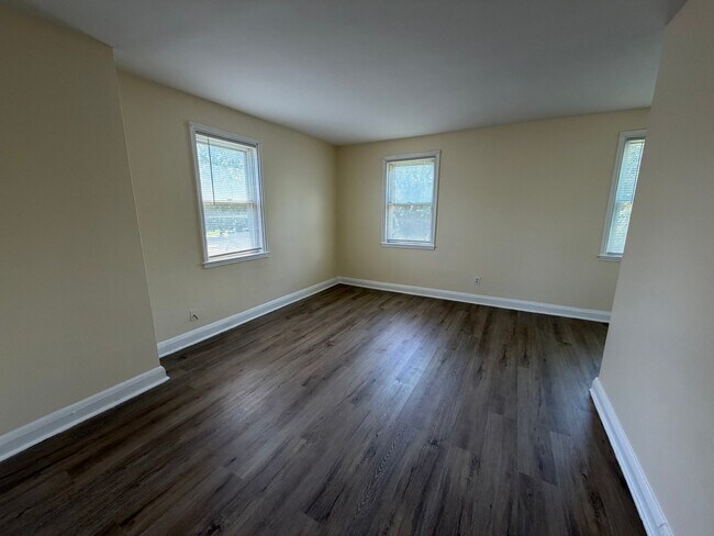 Foto del edificio - 3015 Liberty Pkwy
