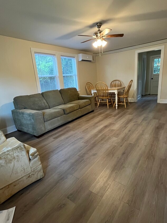Primary Photo - 2222 Oceola St