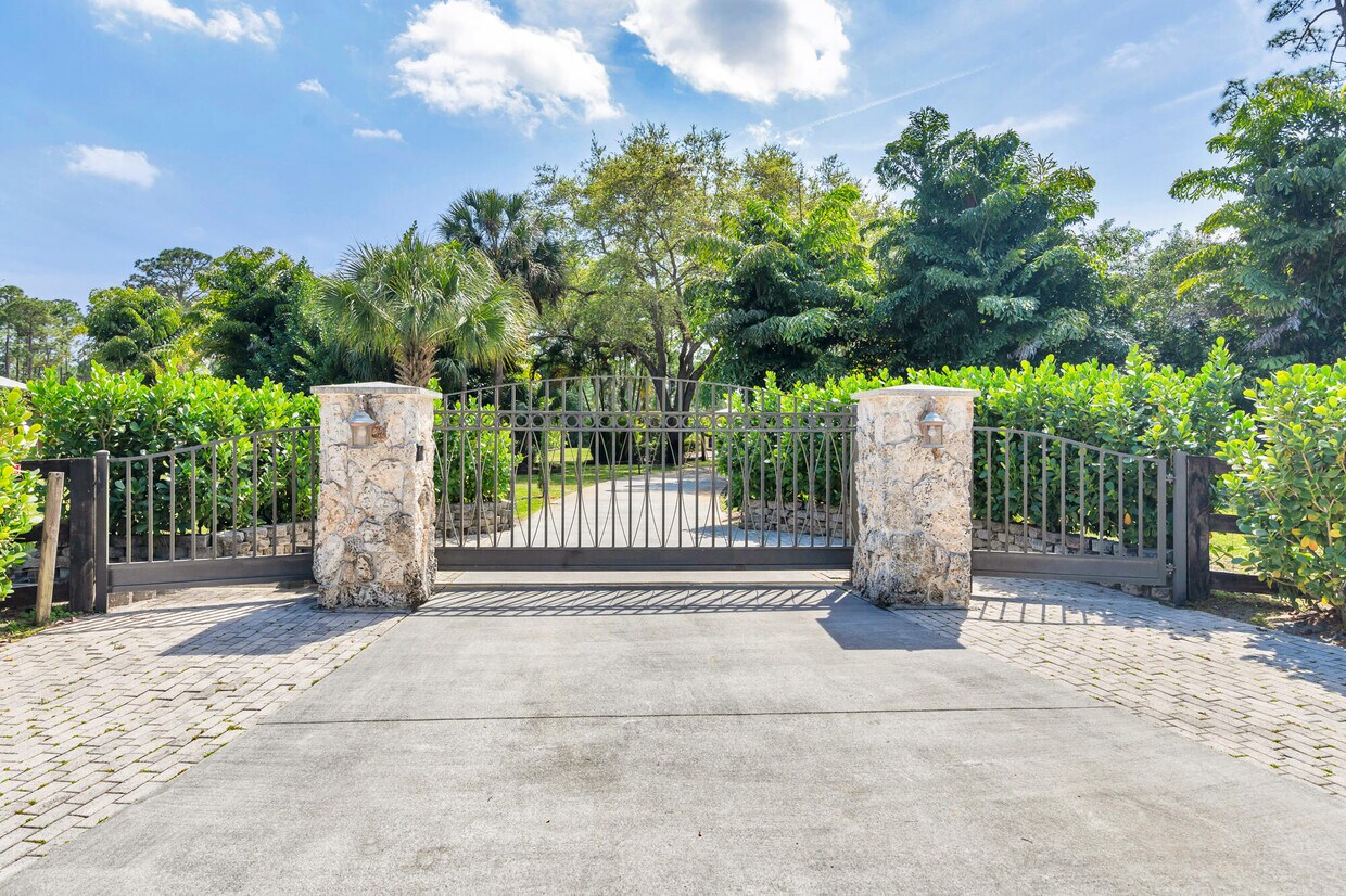 Foto principal - 14204 Broken Wing Ln