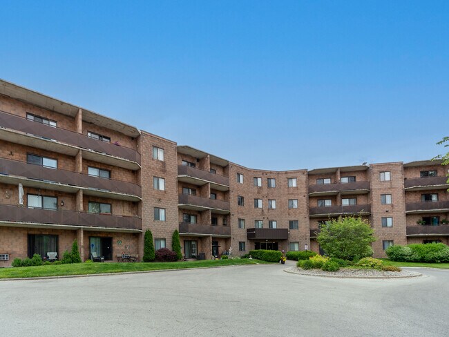 Building Photo - 110 Highview Avenue East