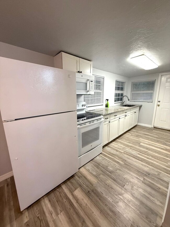 Building Photo - 3005 Hawthorne St