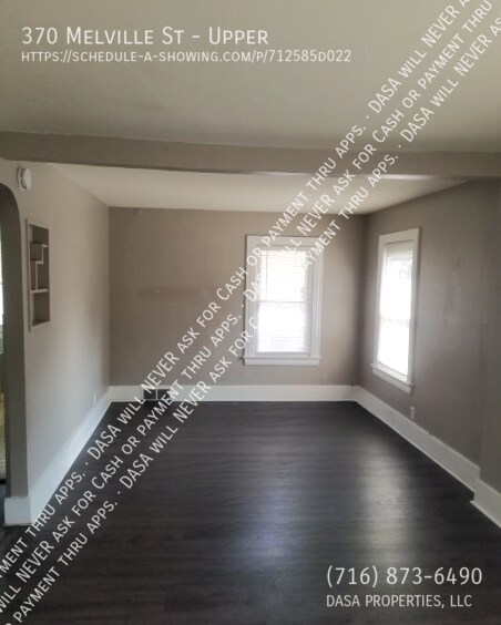 Building Photo - 370 Melville St