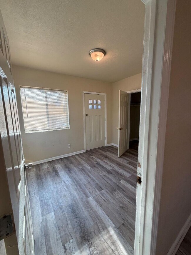 Foto del edificio - 661 Clara St