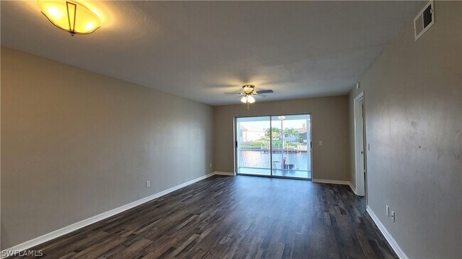 Foto del edificio - 425 SW 47th Terrace