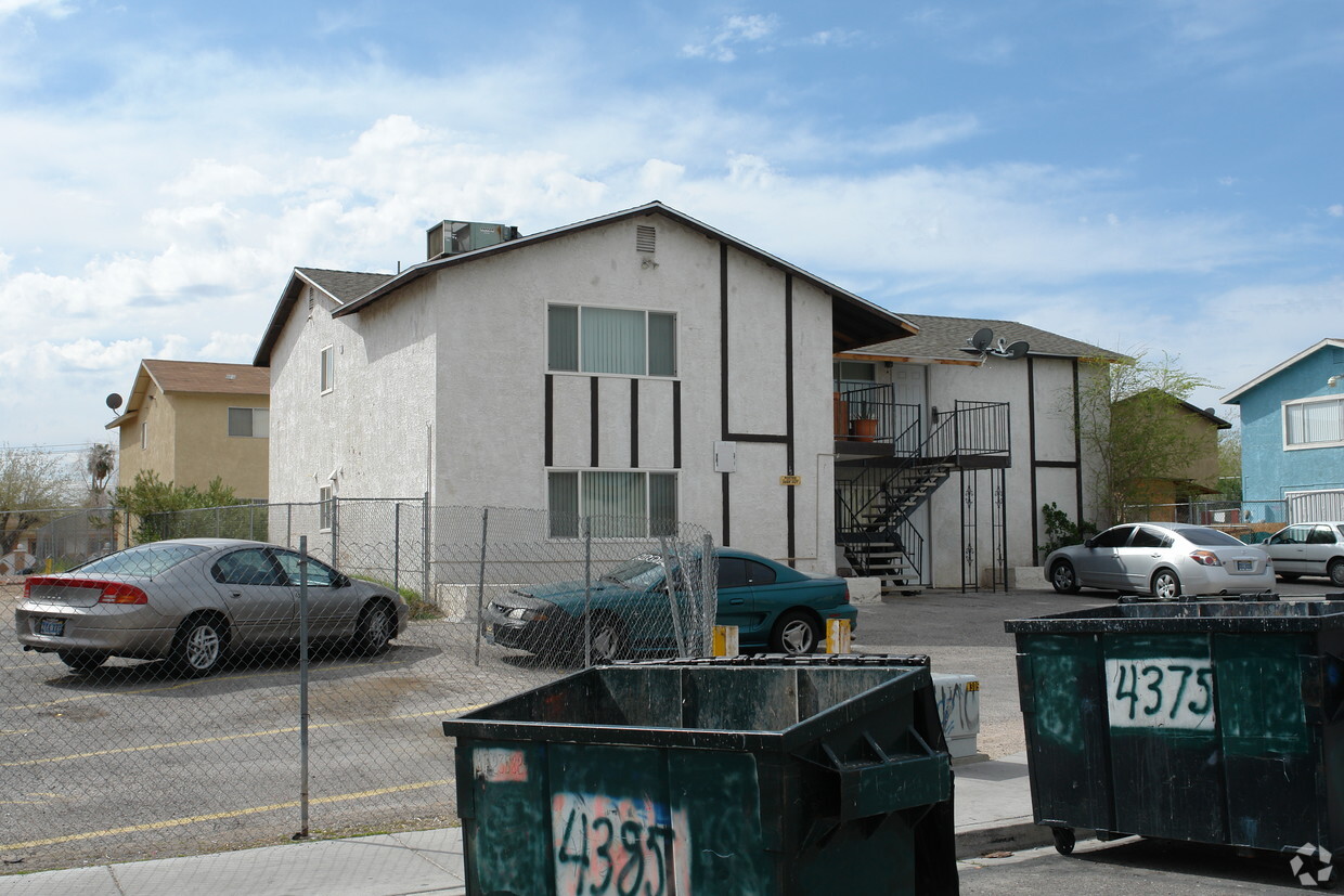 Building Photo - Vegas Valley