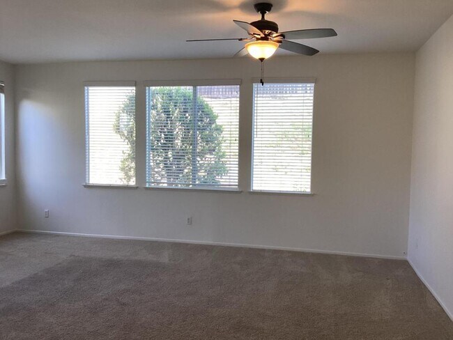 Building Photo - 27802 Tamrack Way